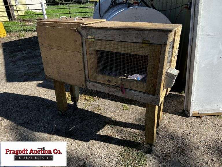 Rabbit Hutch with Heated Waters and Feeders Fragodt Auction and Real