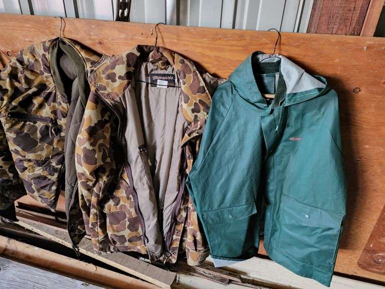 Variety of Clothing Snowmobile Suits, Camo., Mostly Size XL Fragodt