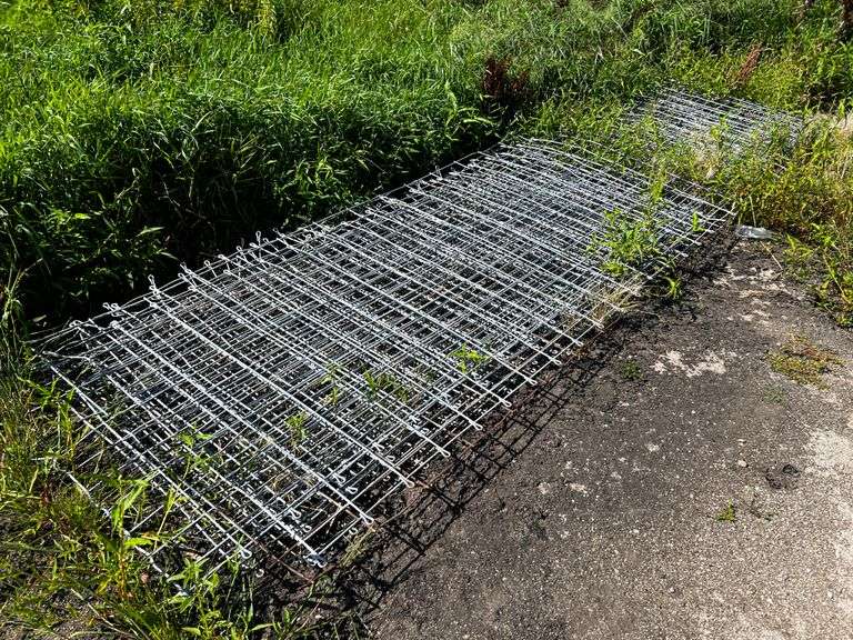 (10) 4'x16' Hog Panels Fragodt Auction and Real Estate LLC