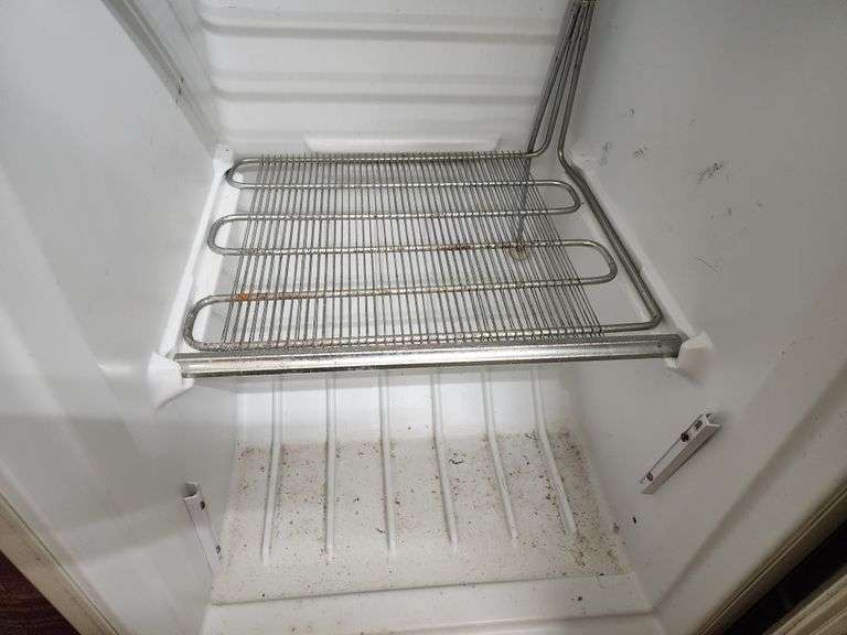 12.1 Cubic Feet Upright Freezer Fragodt Auction and Real Estate LLC