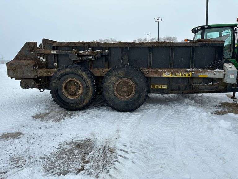 Meyers 3750 Manure Spreader, Horizontal Beaters, Poly Floor, Slop Gate