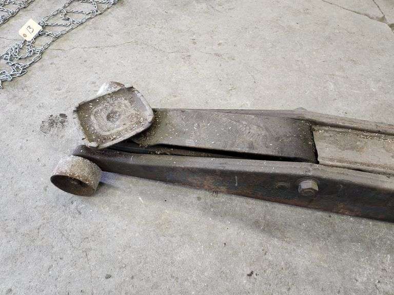 Hydraulic Jack, Needs Oil Fragodt Auction and Real Estate LLC