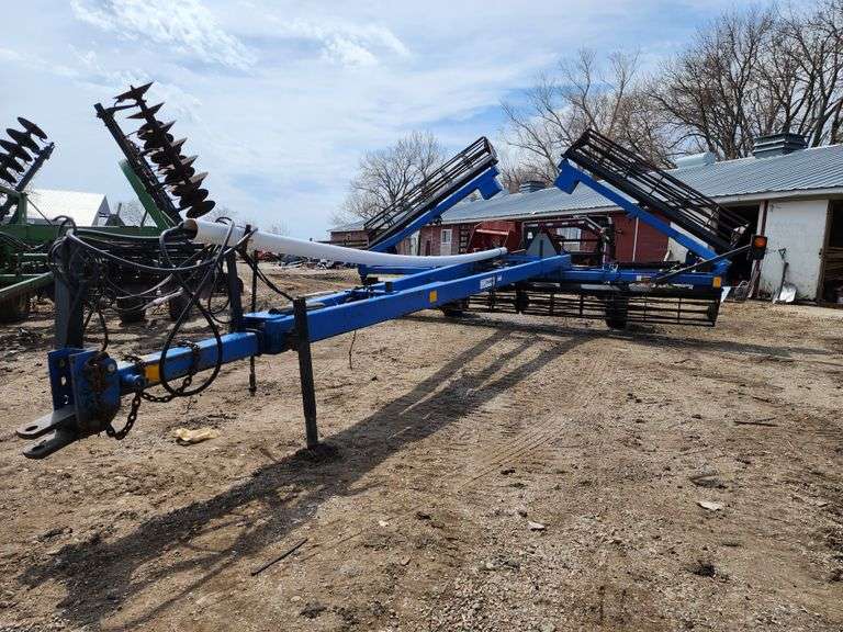 DMI 30’ Rolling Basket Crumbler, Extendable Hitch, 9.5L15Sl Tires, 4