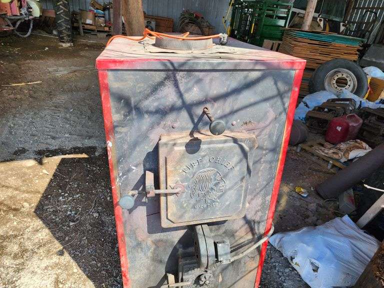 Fire Chief Model 700 Wood Stove, SN: 04252 - Fragodt Auction and Real  Estate LLC