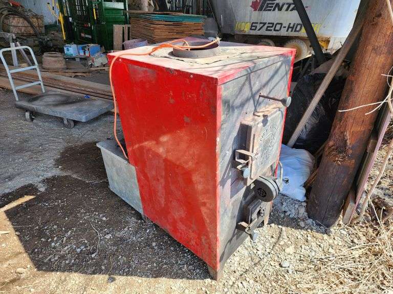 Fire Chief Model 700 Wood Stove, SN: 04252 - Fragodt Auction and Real  Estate LLC