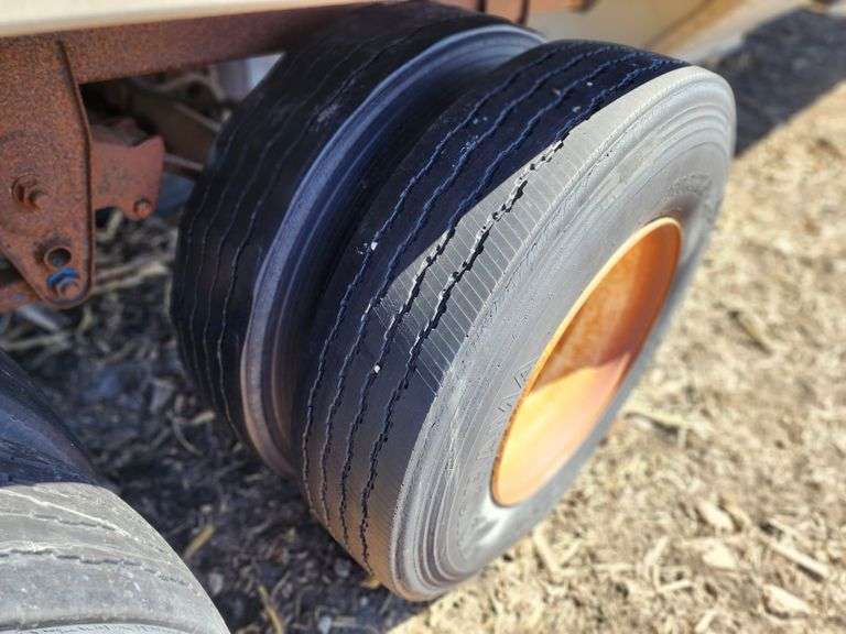 1994 Cornhusker Hopper Bottom Trailer, ShurLok Electric Tarp (2 Years