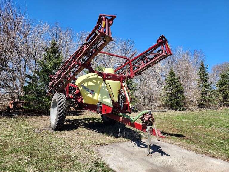 Hardi Navigator 4000 Sprayer, 120’ Boom, 1000 PTO, 1,200 Gallon Poly ...