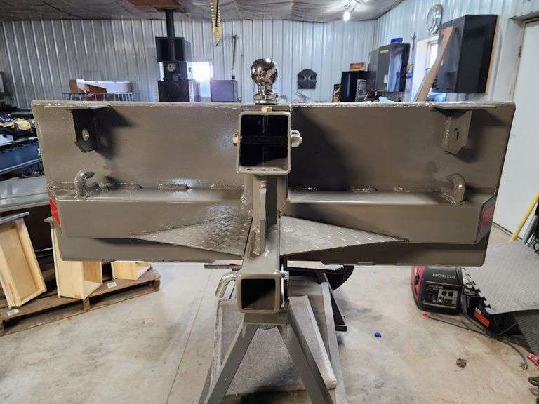 Heavy Duty Skid Steer Utility Hitch Attachment, Universal Quick Tach 5/