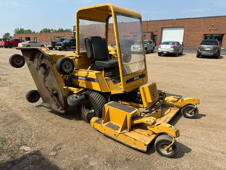 Hustler 4600 Commercial Lawn Mower, 14’, Kubota Diesel, Model 925008