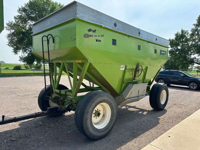 Parker 4800 Gravity Box, Extendable Hitch, 425/65R22.5 Tires, Side or