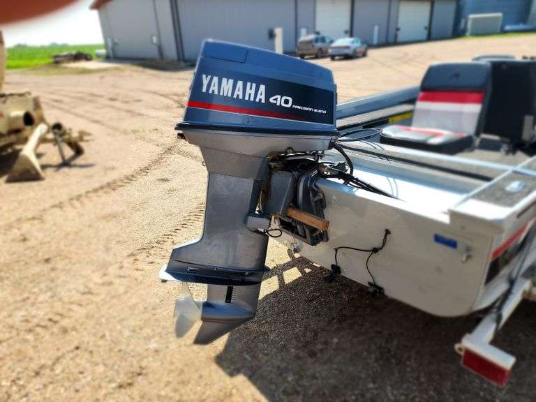 1990 Alumacraft 16’ Fishing Boat with 40hp Yamaha Oil Injected Engine