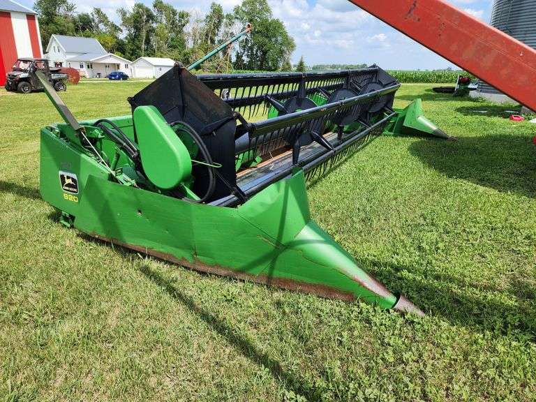 John Deere 920 Bean Head, Mostly Stored Inside Fragodt Auction and