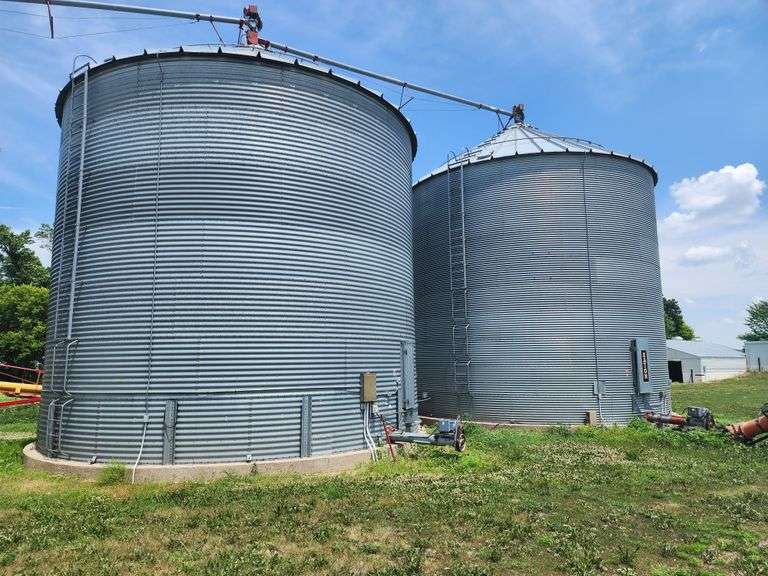 (2) 30’ Grain Bins, 15,000 Bushel Bins, Power Sweep, Single Phase, 8