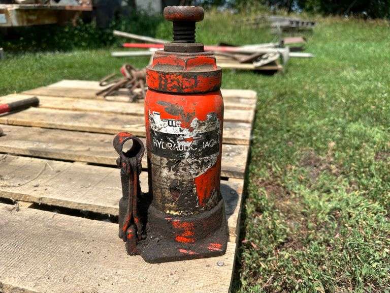 Bottle Jack, Vise, Bale Hooks and Bolt Cutters Fragodt Auction and