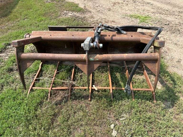 5’ Manure Bucket with Quick Attach Plate, Flat Faced Couplers Fragodt