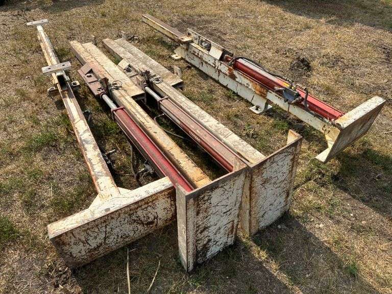 4 Hydraulic Bin Jacks Fragodt Auction and Real Estate LLC