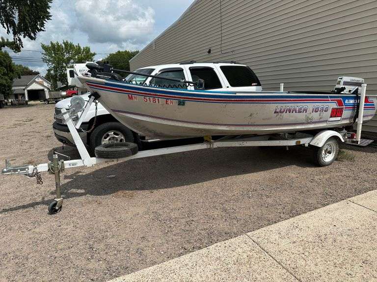 1982 Alumacraft Lunker SS 16’ Boat with 35hp Johnson 2 Stroke Motor