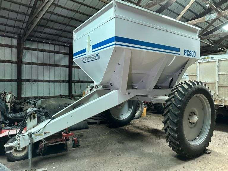 Loftness RC800 Pull Type Fertilizer Spreader Box, Variable Rate Capable