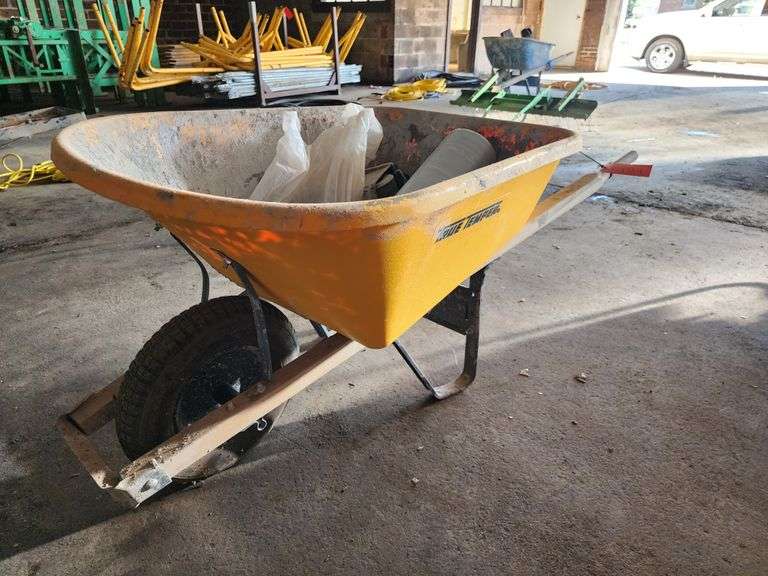 Wheelbarrow (Cracked) with Contents Included Fragodt Auction and Real