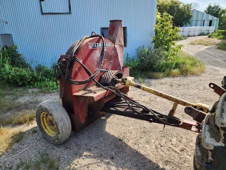 Farmhand Grinder/Blower, Small 1000 PTO, 15” Tires on 6 Bolt Rims