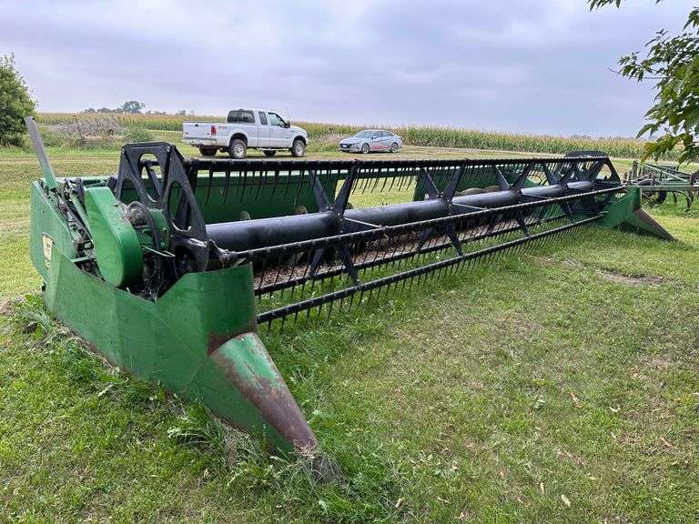 John Deere 925 Bean Head, New Reel and Sickle, Poly Underneath, SN