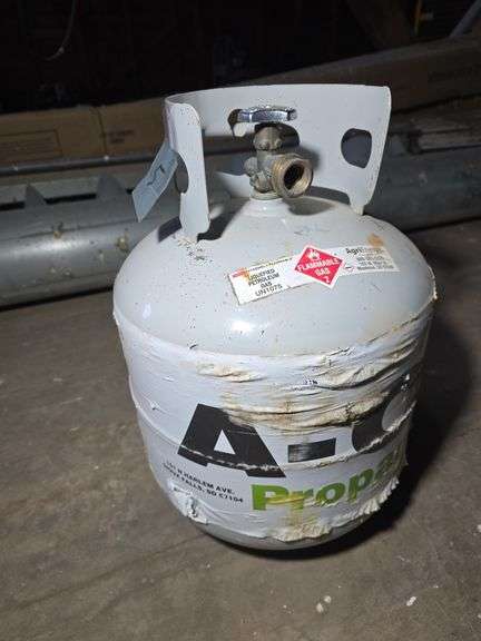 20LB PROPANE TANK, EMPTY.