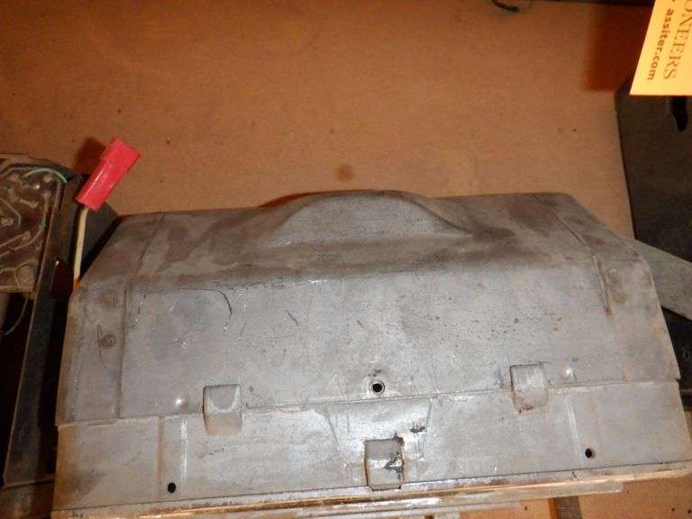 Mopar Model 608 Radio