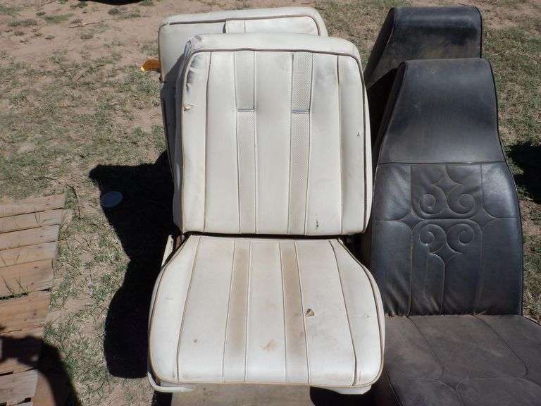 (2) White Bucket Seats Spankys Freedom Car Auctions