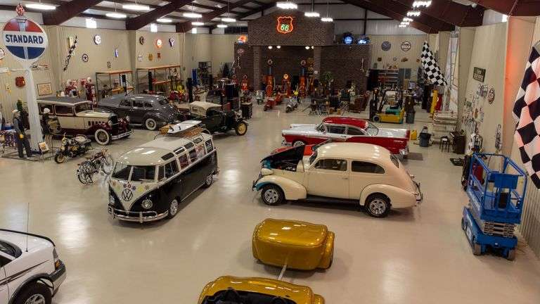 Jerry Bryan Main Street Classic Cars, Scooters, Automobilia & Antiques