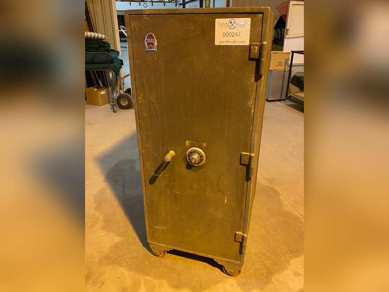 Mosler Protection Security Safe - Gavel Roads Online Auctions