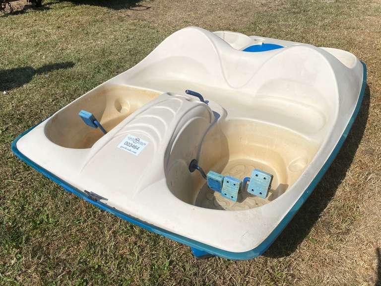 5 Person Pelican Paddle Boat Gavel Roads Online Auctions