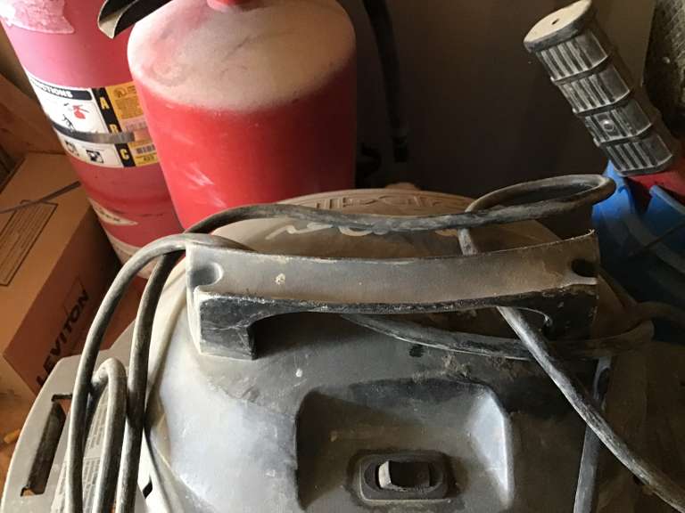 22’’ Fan and Ridgid Shop Vac Gavel Roads Online Auctions