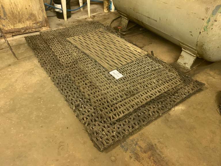 (7) Rubber Shop Floor Mats Gavel Roads Online Auctions