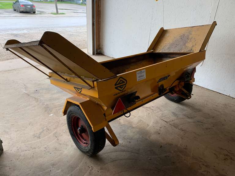 Evoke Tow Behind Sand/Sand Drop Spreader Gavel Roads Online Auctions