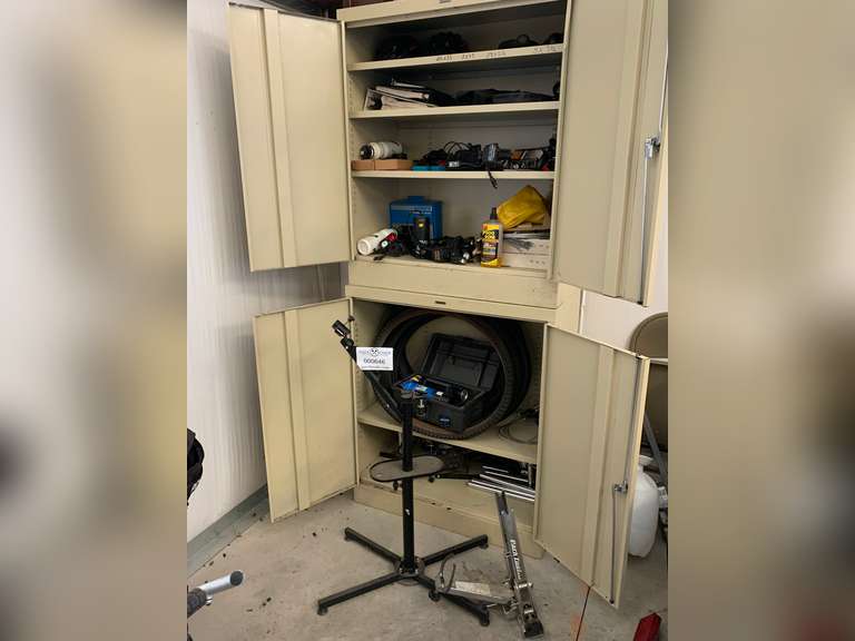 Bicycle Repair Stand, Wheel Rear Stand, Misc. Trek Bicycle Parts Lot Gavel Roads Online Auctions