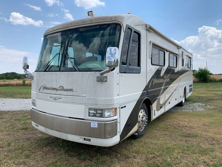 2000 Fleetwood American Dream Diesel Pusher Motorhome with 2 Slideouts