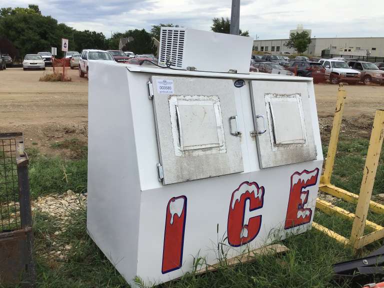 Leer Ice Chest Gavel Roads Online Auctions