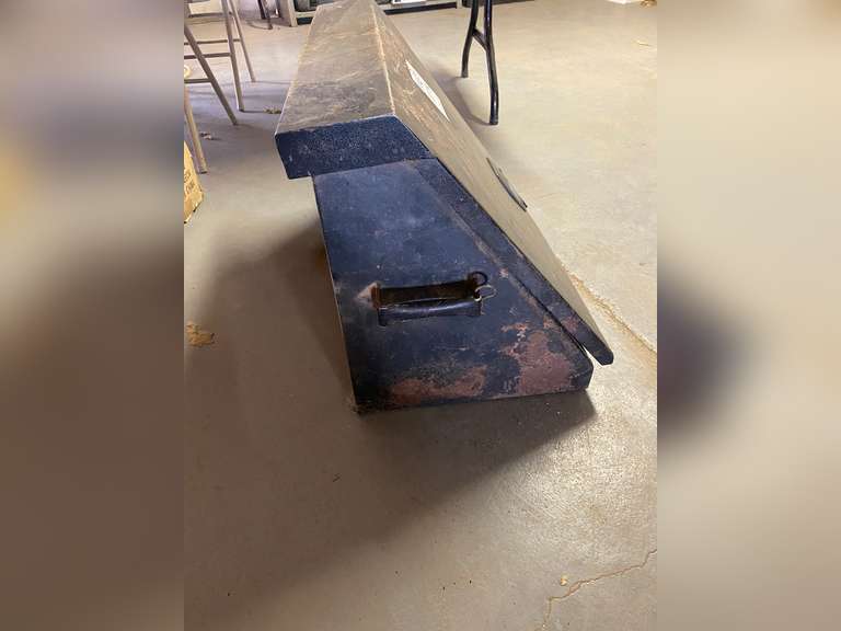 Wedge Style Truck Tool Box Gavel Roads Online Auctions