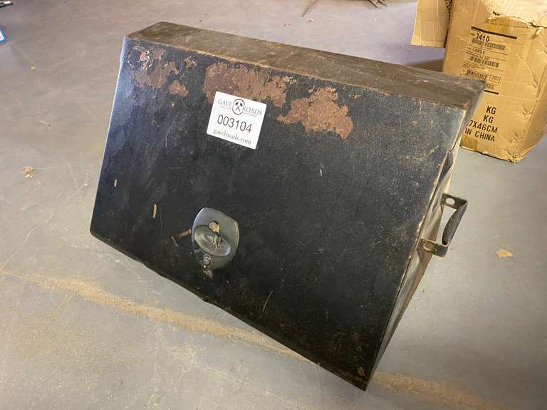 Wedge Style Truck Tool Box Gavel Roads Online Auctions