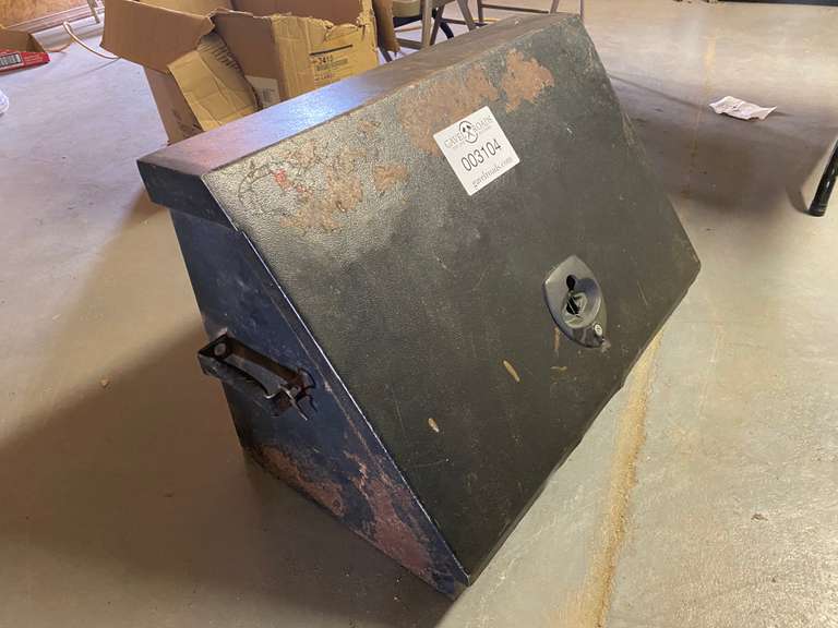 Wedge Style Truck Tool Box Gavel Roads Online Auctions