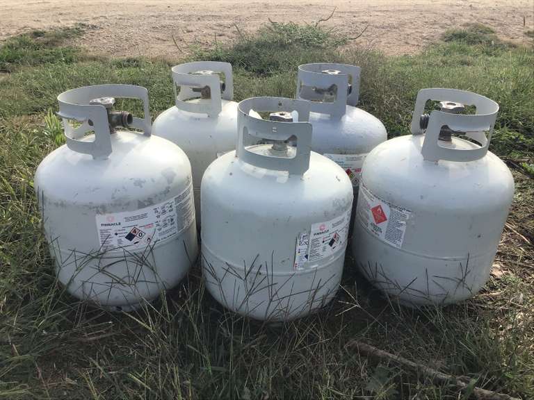 (5) 30lb. Propane Bottles Gavel Roads Online Auctions