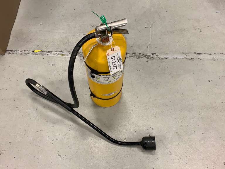 Combustible Metals Fire Extinguisher Gavel Roads Online Auctions