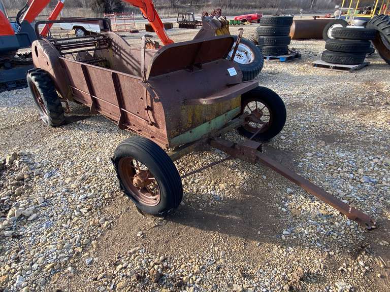 John Deere Manure Spreader (Antique) Gavel Roads Online Auctions