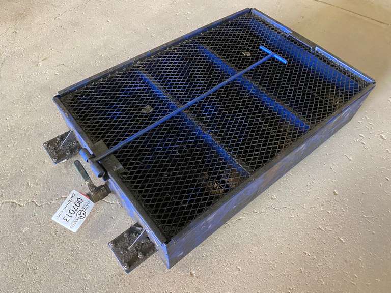Portable Oil Drain Pan on Wheels Gavel Roads Online Auctions