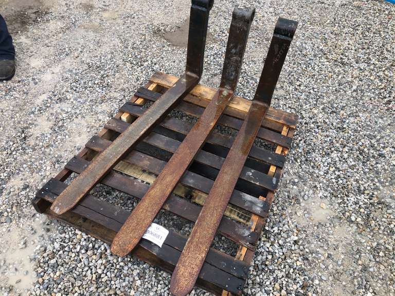 (3) 8000 LBS Telehandler Forks Gavel Roads Online Auctions