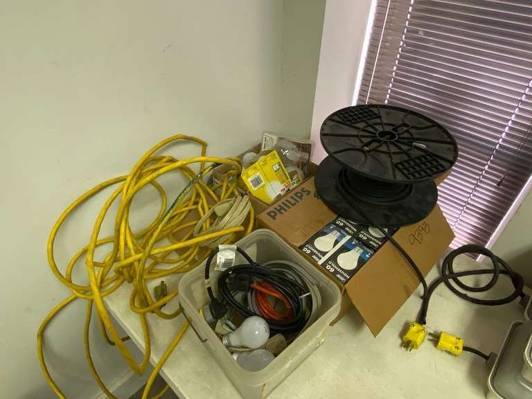 Heavy Duty Extension Cord & Light Bulbs Gavel Roads Online Auctions