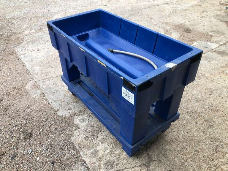 2' X 4' Beverage Cart Gavel Roads Online Auctions