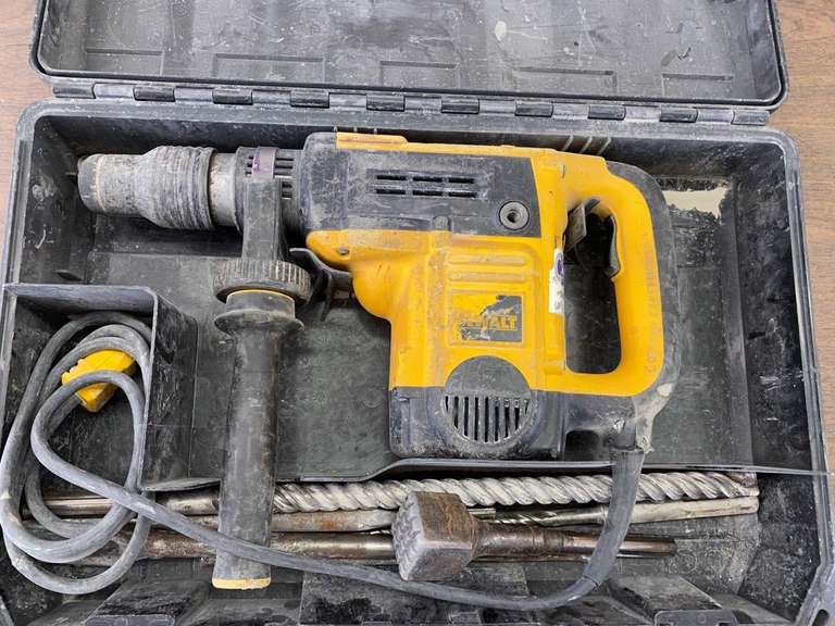 DeWalt Rotary Hammer w/Case Gavel Roads Online Auctions