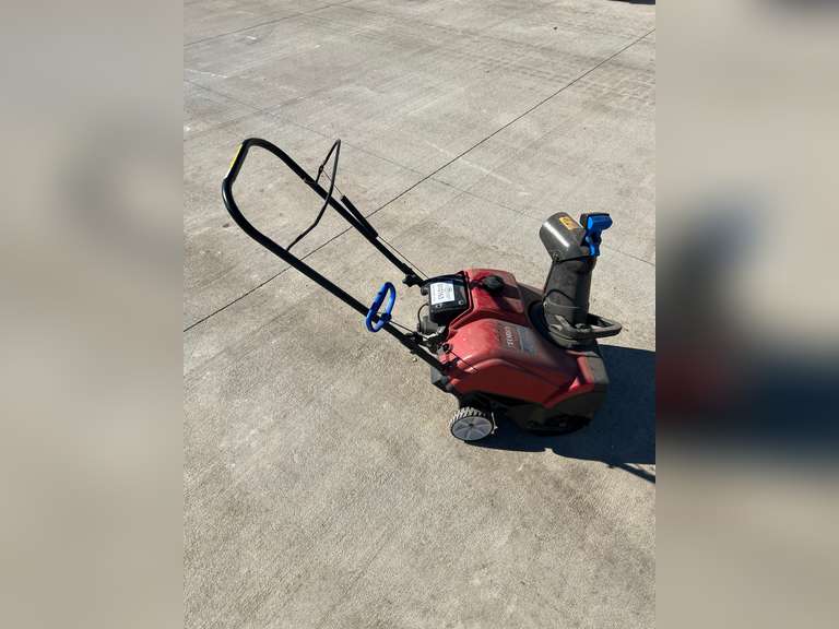 Toro Power Clear 418 ZR 18" Snowblower Gavel Roads Online Auctions