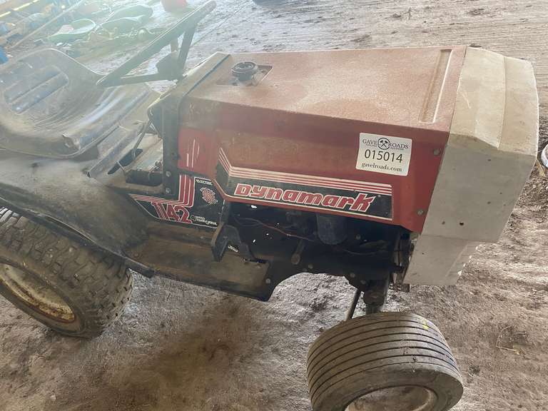Dynamark 1142 4 Speed Lawn Tractor w/28" 5hp Tiller Attachment Gavel